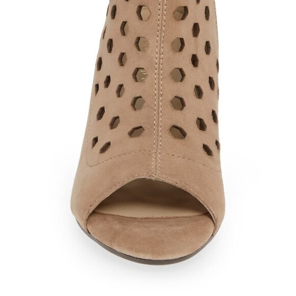 BETTYE Muller Leather "Finn" Peep Toe Bootie New - Picture 3 of 10